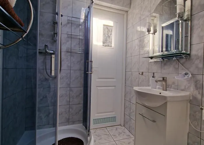 홈스테이 Dzafar 포고르젤리차